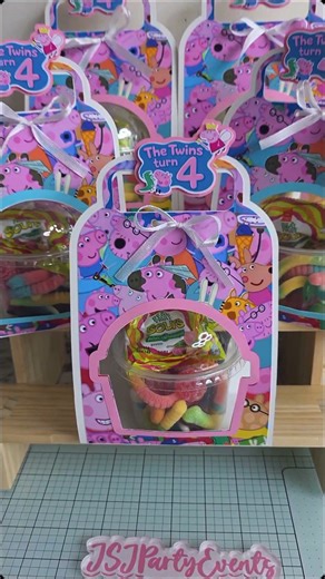 JsJPartyEvents on Instagram: "I love candy! Peppa pig themed candy cups Best paper ever, 52lbs glossy photo paper @koalagp_paper 😍 #peppapig #candy #partyfavors #cups #birthday"