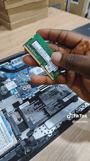 Adding 4GB Ram to the built-in 4Gb to make it 8Gb Ram. Upgrading the ram #howto #upgrade #Ram