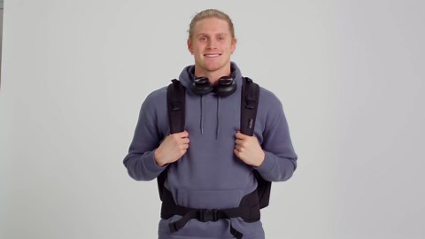 JanSport Venture Pack – Travel Pack With Large Main Compartment with Compression Straps, Dual Water Bottle Pockets, Padded Hip Belt & Luggage Trolley Pass-Through, Cargo Green