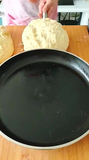 Palm trick on dough | Film 1M