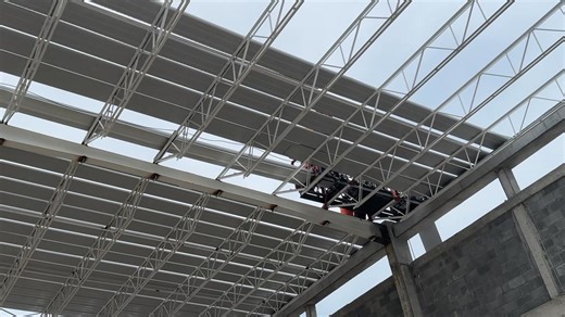 Roll forming machine is working on the top. Do you guys know why? | Galvanized steel coils manufacturer china | Facebook