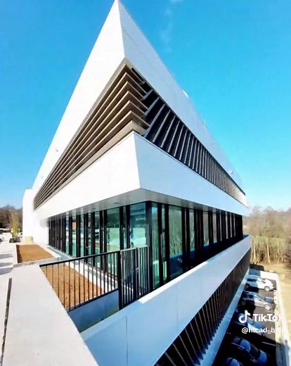 HiCAD - Raiffeisen Kompetenzzentrum geschwungene Blechfassade mit Portalen - Fa. Wastler Metallbau Wastler GmbH #cad #facades #software #tutorial #tutorials #hicad #building #isd #metal #engineering #softwareengineering #steelstructure #fassade #metalbau #3d #3dmodeling #pointclouds #alucobond #aluminium #2023 #2022 #foryou #shortvideo #shortsfeed #short #shortsyoutube #stairs #railing #bühne #steelers #foryou #fyp #architecture #architect #aluminium #locksmith #tips #tipsandtrick #tipsandtricks