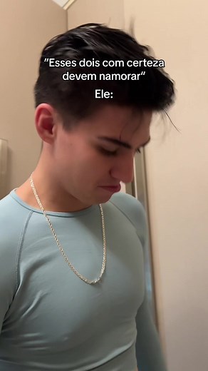 Ele experimentando minhas roupas vei kkkkkkkkkk @Felps_soares #melhoramigo