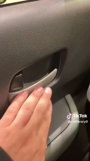 新型フリードクロスター e:HEVの魅力とは