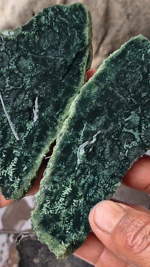 11K views · 300 reactions | dark green  #gemstone #curving #jade #fosil #jewelry #gemstone #gems #amethyst #mineral #agatecollector #agate #art #fblifestyle | Supra Afrianto | Facebook