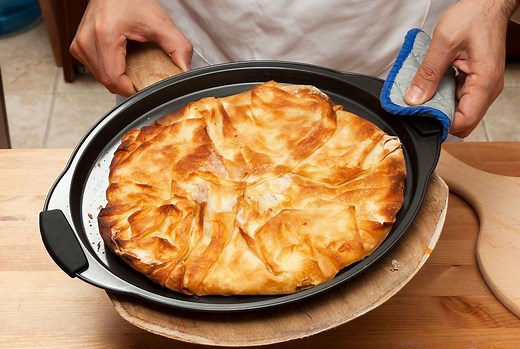 Cyril Lignac dévoile sa recette de croustillant de boudin blanc à la truffe, un plat de réveillon gourmand à concocter en 15 minutes