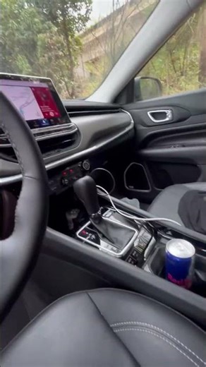 Jeep Compass driver's interior space
