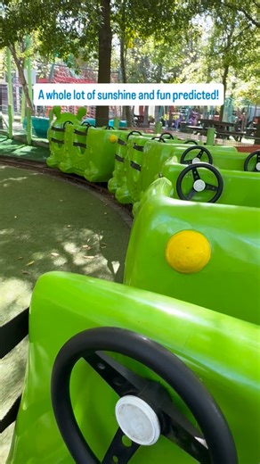 School holidays and weekends looks bright and joyful at Bugz Playpark! ☀️💦 📍56 Tarentaalstreet, Joostenbergvlakte, Kraaifontein 🏷️ R60 per adult | R190 (3-12years) | Kinds under 3 is free 🗓️10-16h (weekends, school holidays and public holidays ℹ️www.bugzplaypark.co.za | Bugz Playpark