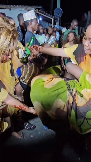 In parts of East Africa, there are cultural practices where, on the wedding night, a bride may invite her female friends and cousins to twerk and celebrate with her husband. The twerking women are not to wear underwear. GOD BLESS AFRICA ❤️