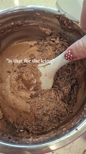 Mastering Cake Icing Techniques