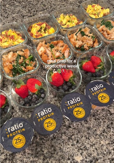 Here’s to a great week! ✨ #sunday #healthy #fruit #protein #simple