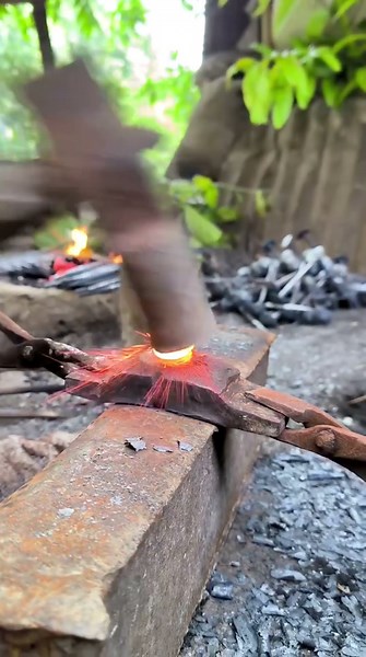 Traditional Hand-Forging Skills at Work #blacksmith #handmade #ironwork