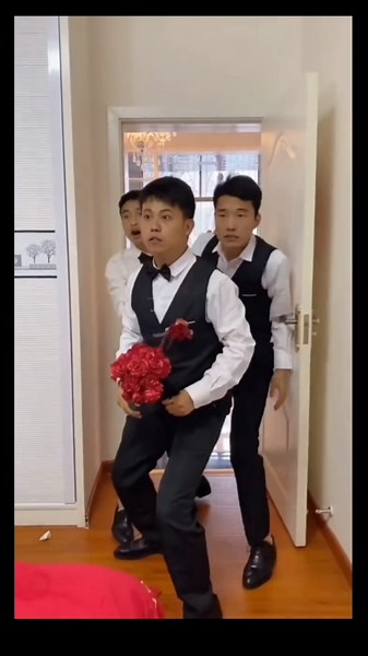 😇🤓Bride's Sisters Scare the Groom's Brother 😱#ChineseWedding #WeddingPrank #FunnyWedding