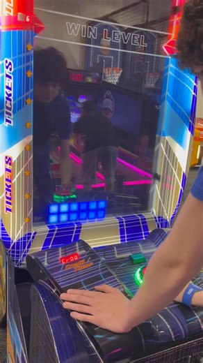 Stack It Jackpot 3 #arcade #clawmachine #shorts #arcadegames #bigwin #jackpot | Rose Mitchell