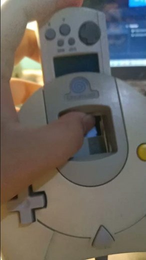 #vmu #segadreamcast How To Insert VMU to Sega Dreamcast Controller