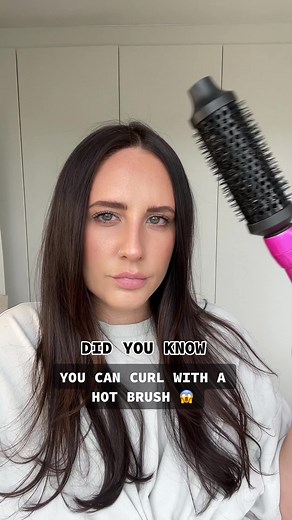 Have you tried curling with a round brush? #roundbrush #hotbrush