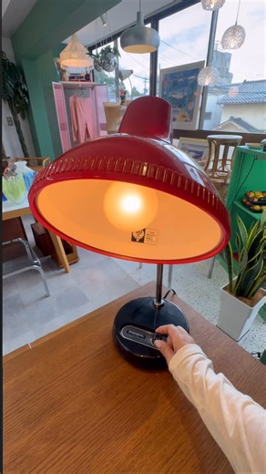 ライフイズカミングバック/金沢 on Instagram: "vintage desk light 色々な種類がありますので是非店頭でご覧ください！ #リサイクルショップ #石川県立図書館 #金沢美術工芸大学 #金沢美大 #金沢 #lifeiscomingback #インテリア #小立野 #石引"