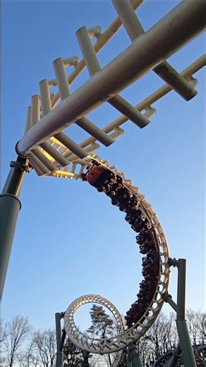 Achterbahn Python im Freizeitpark Efteling