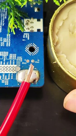 Why You Should Use Soldering Paste? #diyelectronics #solderingpaste #howtousesolderingpaste #diy
