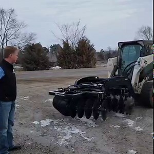 Our skid steer hydraulic disk allows the operator to travel in forward or reverse! #cmpattachments #cmp #disk #skidsteer #bobcat #cleanup #restoral #earth #dirt #madeinamerica #merica | CMP Attachments