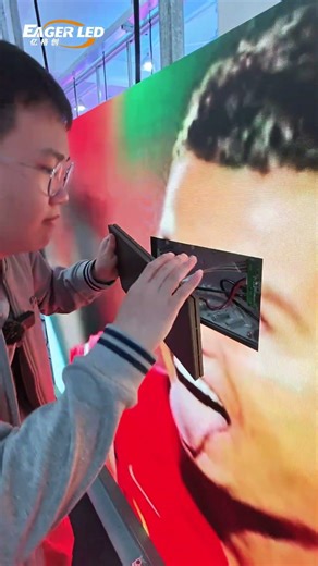 I am now a qualified doctor; let me repair his eyes.#eagerled #indoorleddisplay #leddisplay