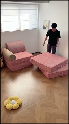 This Modular Floor Sofa Reconfigures Into a Daybed, Separate Seats & Lounge Setup #furniture