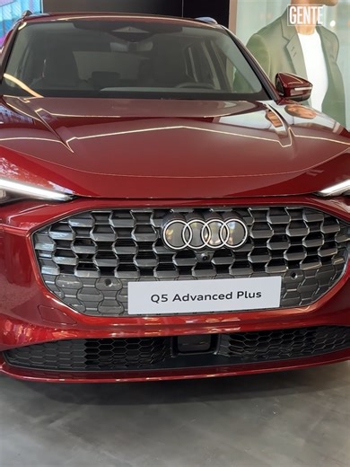 🚙 Audi Argentina Cariló 2026: donde el verano se vive en clave premium 🚙 ⚡ Con 27 veranos consecutivos, la marca automotriz vuelve a Cariló y renueva su clásico encuentro con el bosque. Un espacio donde diseño, innovación y tecnología se integran para vivir la marca desde una experiencia única. 🔝El stand reúne modelos destacados como el Audi A5 S line, Q5 Advanced Plus, S3 Sportback y SQ5 Sportback, junto al Audi Lab, un espacio interactivo para personalizar, explorar tecnología y conectar co