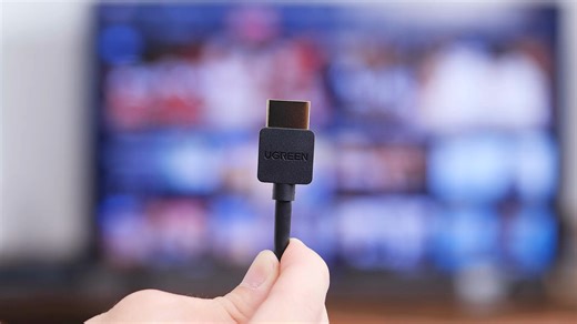 绿联Micro HDMI转HDMI转接线支持4K30Hz高清输出，小巧便携，适配多种设备。出差或居家连接电视、显示器轻松搞定，画面清晰无延迟，提升观影与办公体验