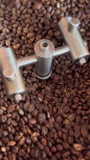 CHARLIE FRIDAYS X HORIZON COFFEE ROASTERS Did you know that we sell @horizoncoffeeroastery coffee beans on our merch stand, you can try before you buy by asking a member of staff for horizon coffee while ordering. Why do we use horizon as a guest coffee? We chose Horizon Coffee because it’s locally roasted, offering a perfectly balanced flavor. Plus, we love supporting a local business that cares about quality. Horizon is roasted right opposite Charlie Fridays so when you venture down to see us 