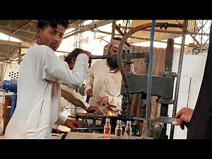 Excellent teamwork || glass bottle making factory || manufacturing
