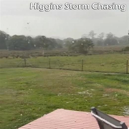 Large to possibly giant hailstones (bigger than golf balls) have impacted Stanmore on the Sunshine Coast Hinterland as a severe storm moved overhead a short time ago! Video sent into HSC by Candice. | Higgins Storm Chasing