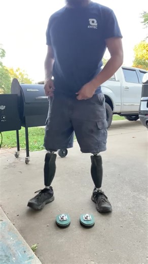 #gettingshort #dreamteamprosthetics #Limblossboss #legless #amputee #badass #stubbies #adapt #liveyourlife #shorty #awesome #nolegs #bamf #yeeyee #aka