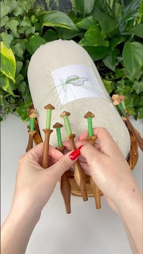 🌵• 5 • Turn thread into a tiny bobbin lace cactus with me ☺️