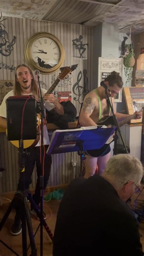 John, half 118 and half Borat! 🤣 | The Firkin Frog