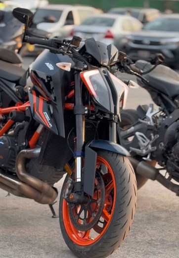 Comparativa de Motos KTM y Yamaha: Super Duke 1290R y MT09