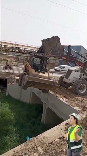 How Safe to Use Skid Loader as Crane 🤐🫡🤔🫣🤫🤐😇