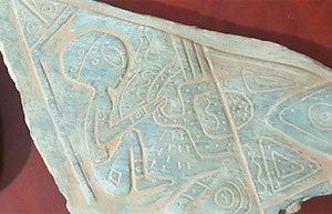 ¿Aborígenes americanos compartiendo con aliens? Descubren piedras talladas con alucinantes escenas | Guioteca.com