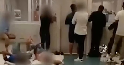 Video Taken by Migrant Shows Overcrowded ICE Holding Cell in Manhattan