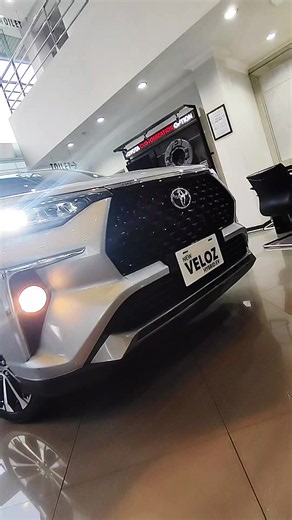Toyota Veloz V MPV Elegan & Nyaman untuk Keluarga