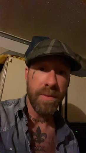 40-Year-Old Single, Cat-Hater Reveals Potluck Phobia