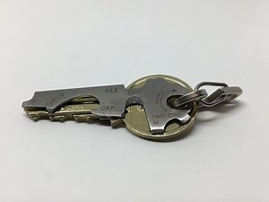 True Utility KeyTool (TU247) | 8 Essential Tools Wrapped Around Your Key