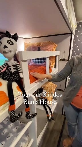 Take a tour of this fun RV bunk room by Chaos Kiddos & Harmony #rvbunkroom #rvfulltime #lovethatrv #rvlife #rvfamily #rvinspiration #rvtour | Love That RV