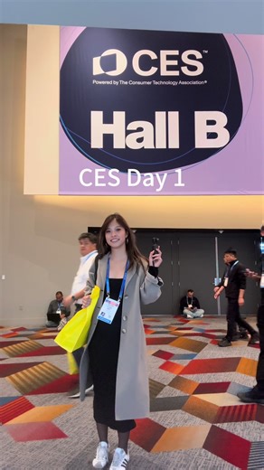 CES day 1 OOTD Genpulse is a consumer-grade health imaging intelligence platform. Our debut product, @Lushair.us , is an AI‑powered hair health hardware device, trained on 420,000 scalp images from 32 countries and validated by Stanford Medicine, Harvard Innovation Lab, Singapore National Skin Research Centre, and A*Star. To all beauty/health hardware friends at CES — let’s grab a coffee! ☕ #techbaddie #ootd #ces #techgirl #girlboss