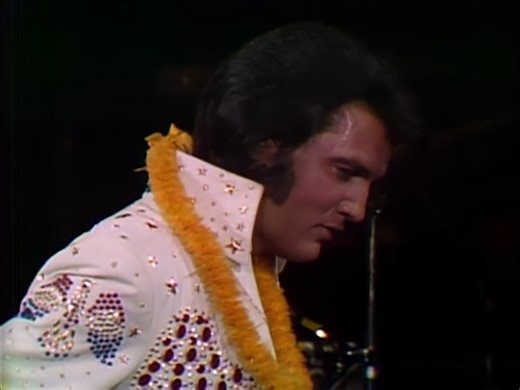 1973猫王现场_感受一代摇滚巨星的强大气场《Johnny B Goode》Elvis Presley 夏威夷火奴鲁鲁现场#永远的经典 #摇滚 #用音乐治愈心灵