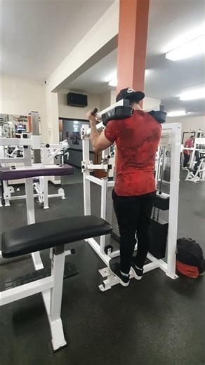 STANDING CALF RAISE machine