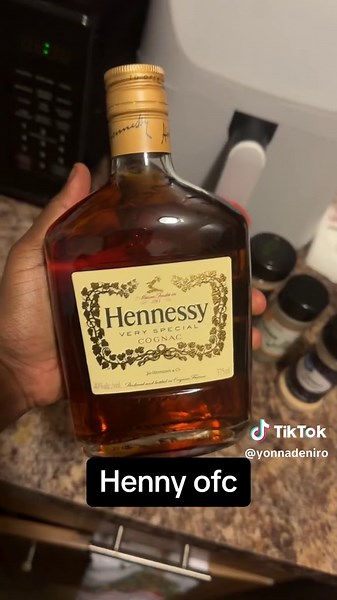 How to make BBQ Hot Hennessy wing😮‍💨🔥#fyp #share #pov #like #viral #food #homemade #share #repost #viral #blacktiktok #chicken #easyrecipes #easymeals