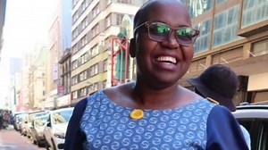 Afrique du Sud: le tissu traditionnel Shweshwe revient à la mode - BBC News Afrique