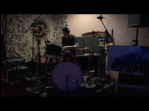 ELVIS "A little less conversation" JXL Remix Drum jam, improvised cover