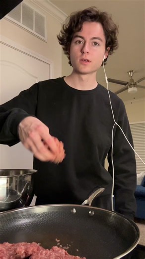 Cooking Chaos: Breaking Dishes and Bacon Meals