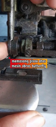 Cara memasang pisau atas mesin obras butterfly #sewingmachine #menjahit #tips | Sengar Jaya
